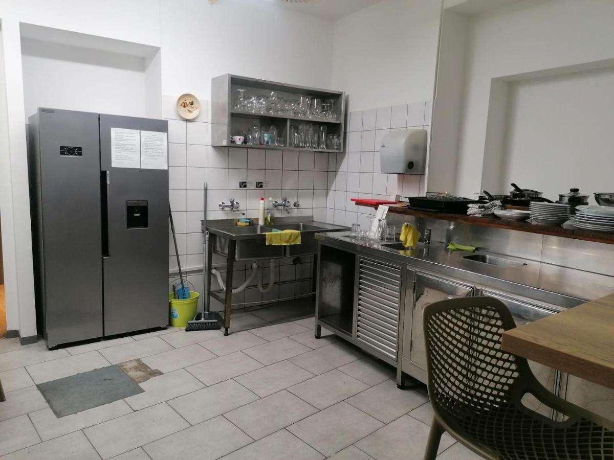 Hostel Vojnik ภายนอก รูปภาพ