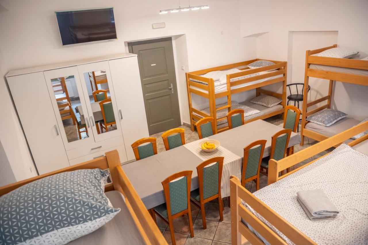Hostel Vojnik ภายนอก รูปภาพ