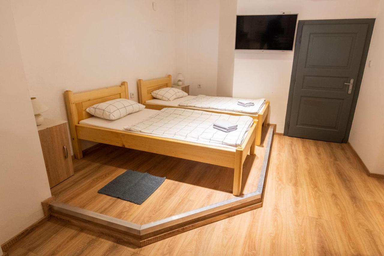 Hostel Vojnik ภายนอก รูปภาพ