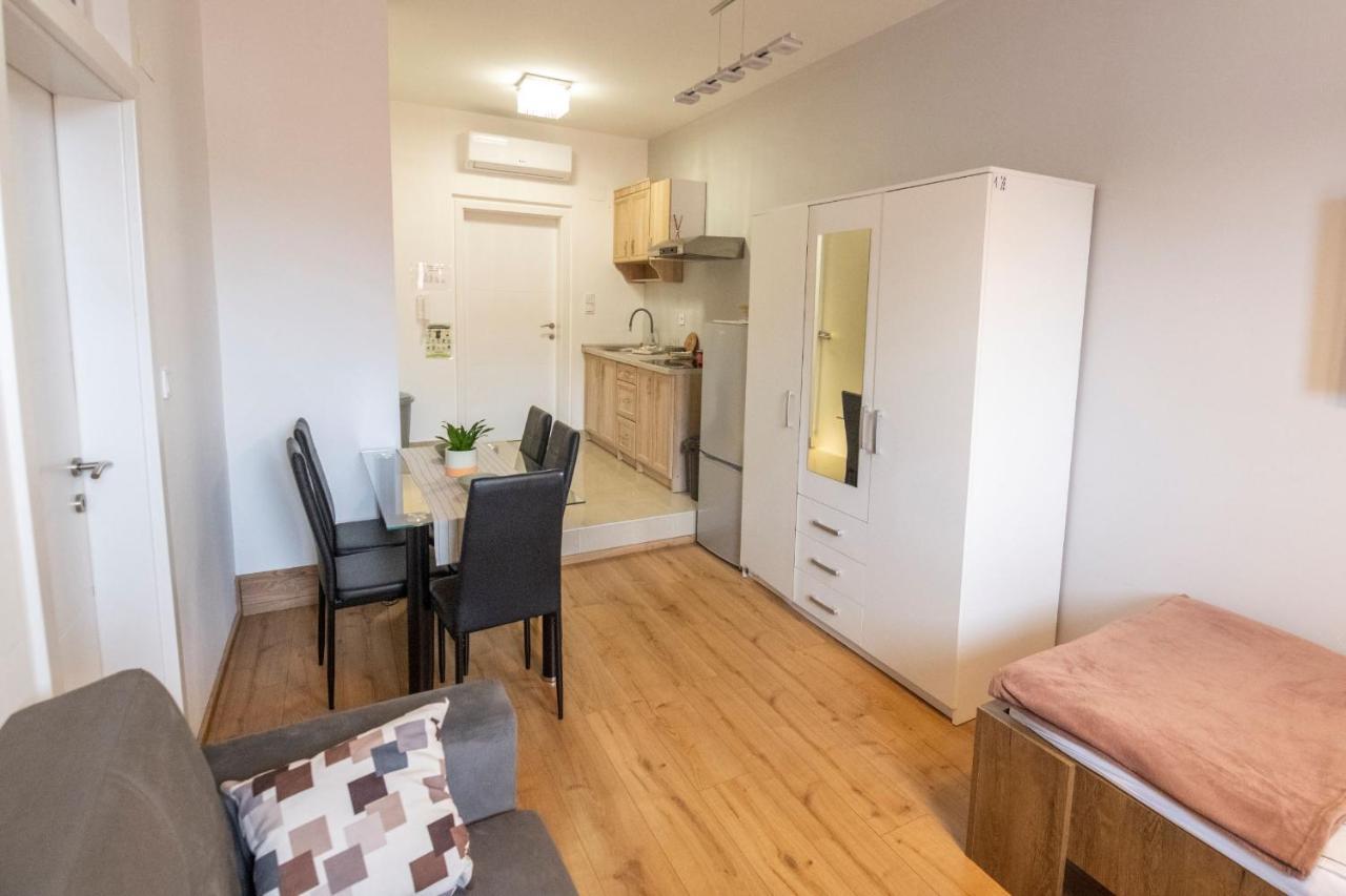 Hostel Vojnik ภายนอก รูปภาพ