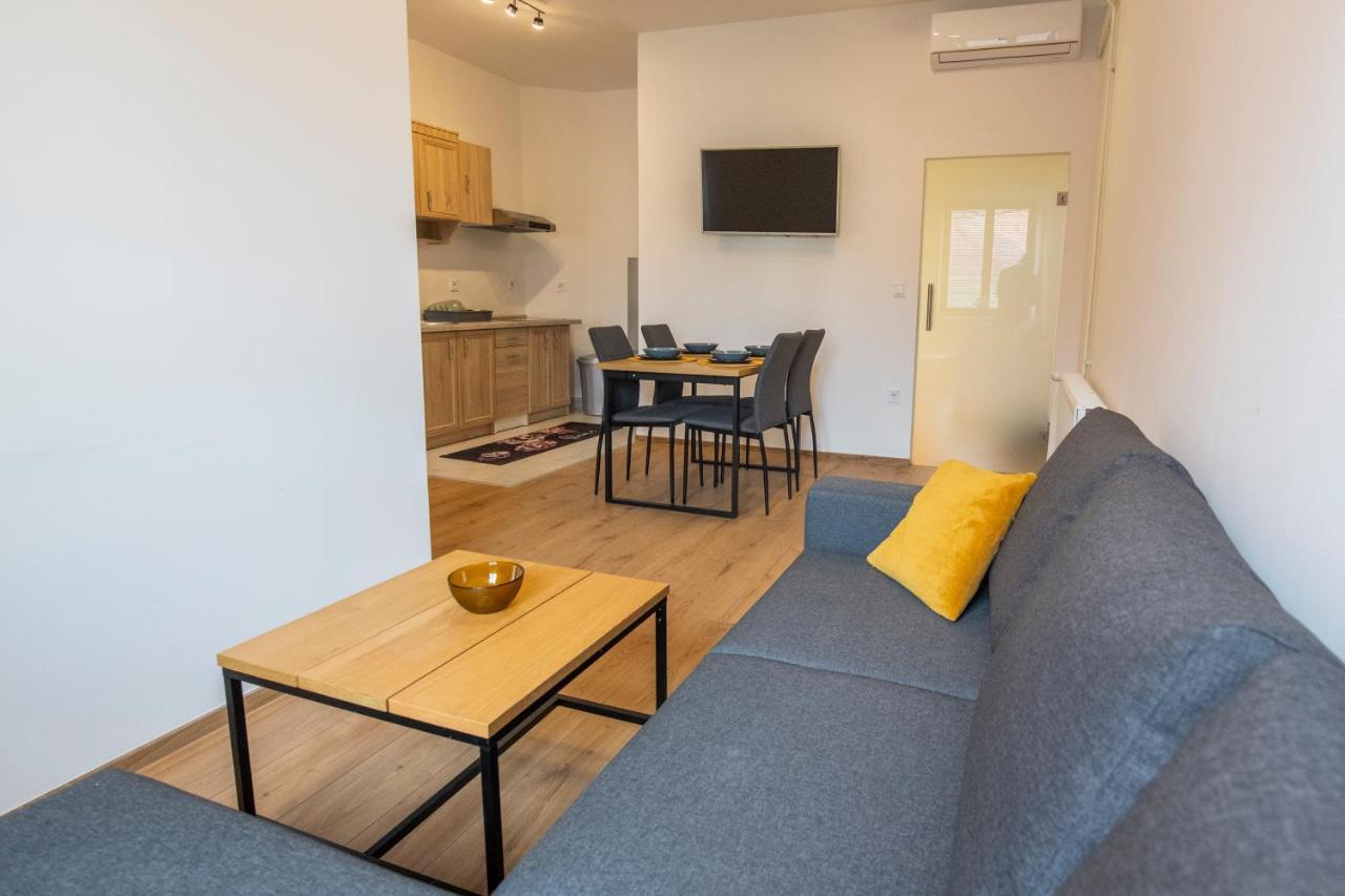 Hostel Vojnik ภายนอก รูปภาพ